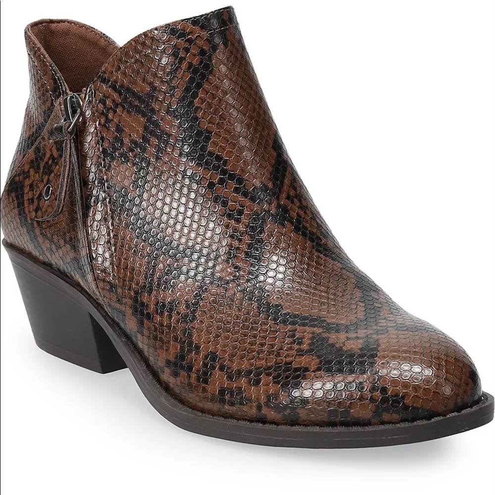 Brand New Brown and Black Boots Size 8.5